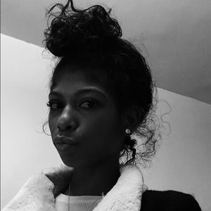 Meet your Posher, Anais