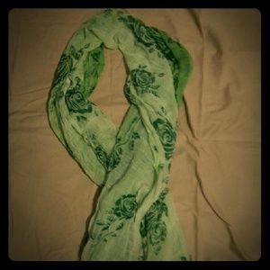 FINAL PRICE: Green, floral scarf w/ fringed edges