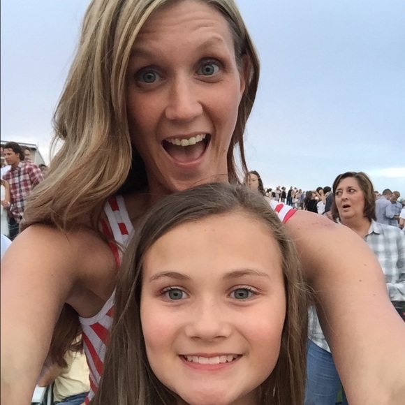 Meet your Posher, Hannah - Picture 1 of 1