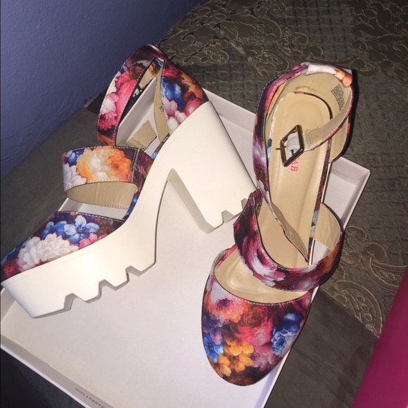 Brand new JustFab heels!