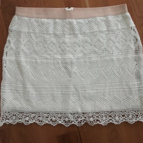 American Eagle lace mini skirt