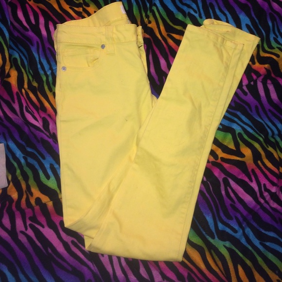 Yellow skinny pants