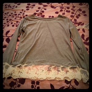 Thin long sleeve shirt (grey) with white lace