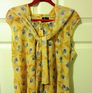 Bisou Bisou Yellow Floral Sleeveless Top