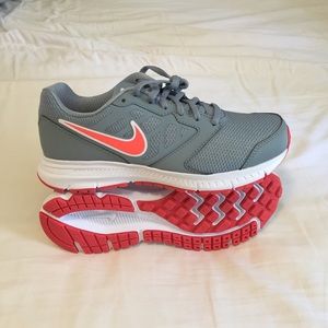 Cute, simple, Nike shoes.