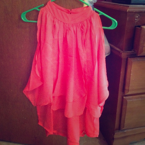 NWOT. Hi-Low layered sleeveless blouse.