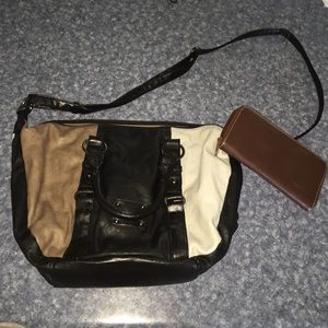 Large crossbody purse w/ Rosetti wallet
