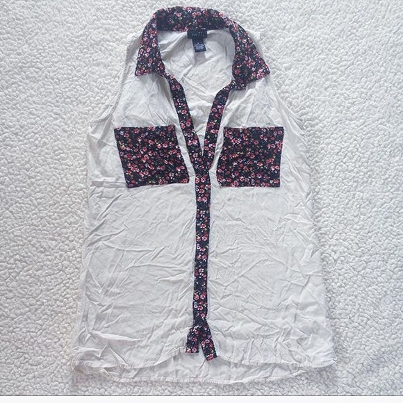 Sleeveless button down! Gorgeous