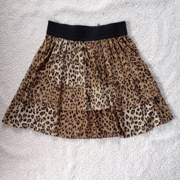 Leopard flowy skirt!!