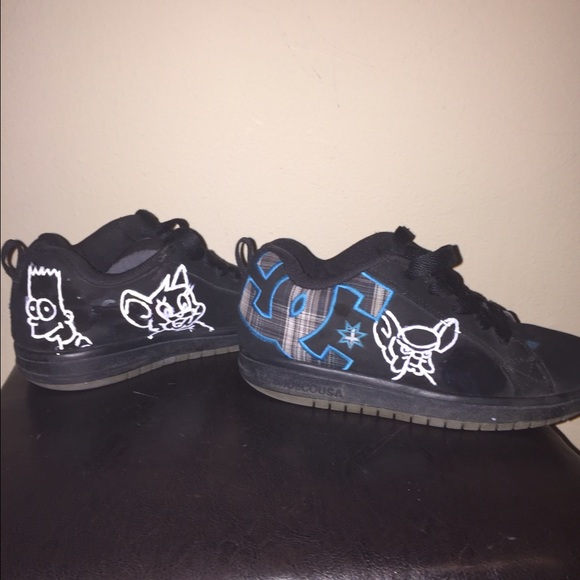 Customs - Picture 1 of 4