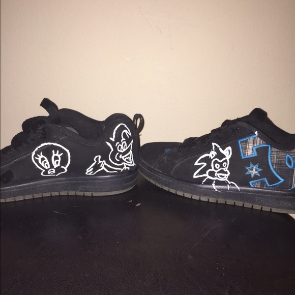 Customs - Picture 2 of 4