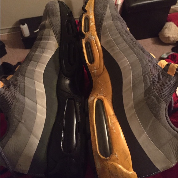 Customs - Picture 3 of 4