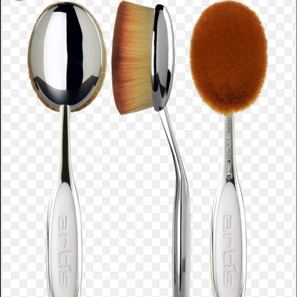 Artis Makeup Brush Oval 7 Poshmark