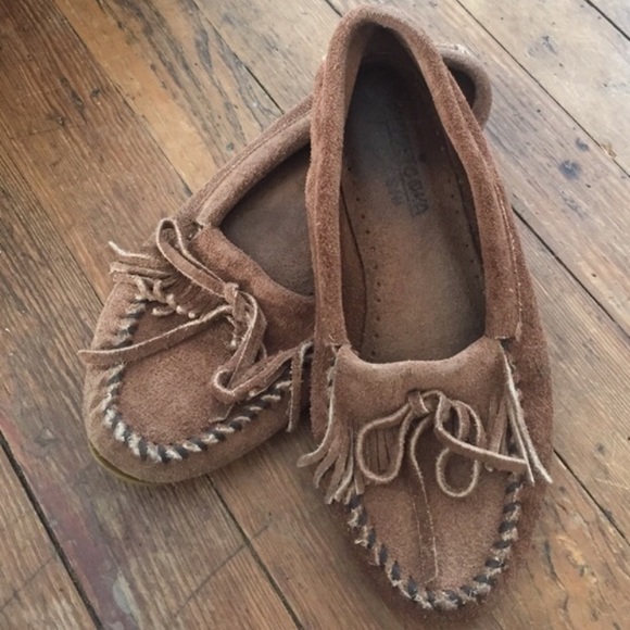 Brown Minnetonka 'Kilty' suede moccasins