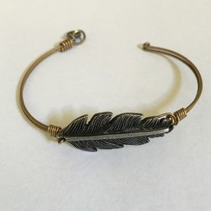 Lucca + Danni bangle with feather