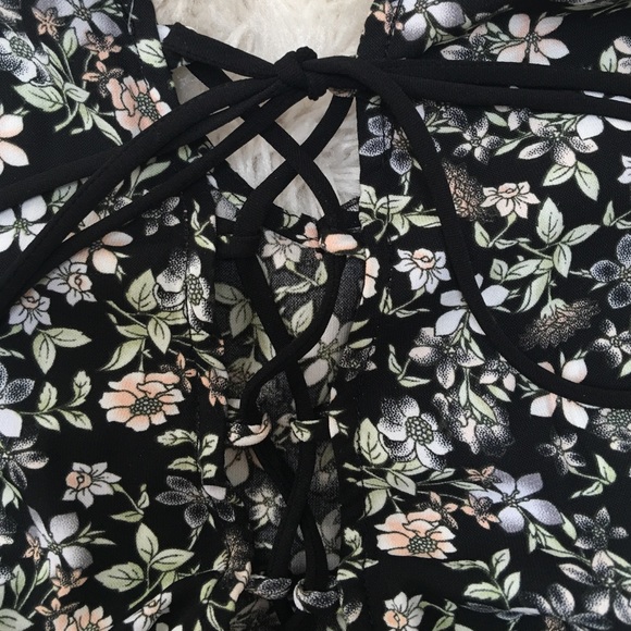 Floral Romper - Picture 3 of 3