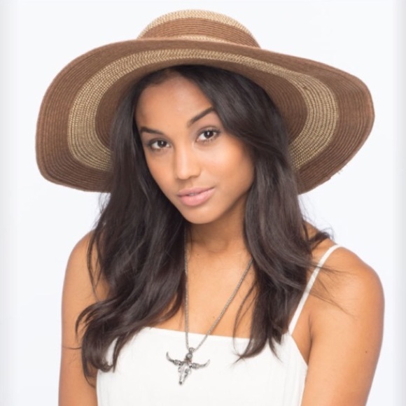 Accessories - Wide brim hat