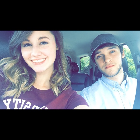 Meet your Posher, Emily - Picture 2 of 4