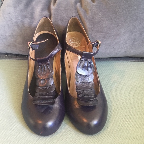 Platform heels, 40's style.