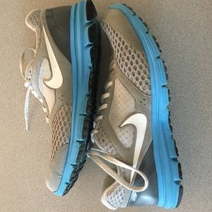 Nike Lunarlon tennis shoes- women's