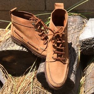 NWOT women's leather ankle boots