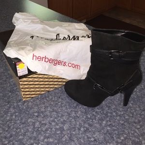 Victor Alfaro high heel boots