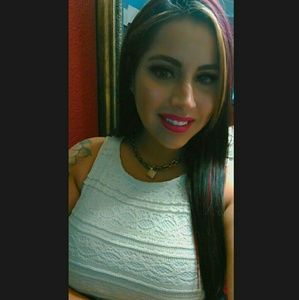 Meet your Posher, Ofelia