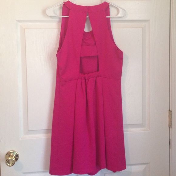 Pink dress - Picture 3 of 4