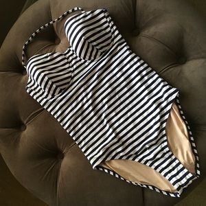 J. Crew One Piece Striped Nautical D Cup 8