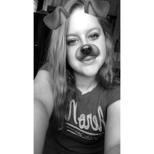 Meet your Posher, Lorali