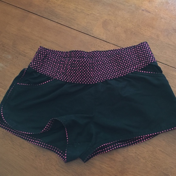 Shorts - Picture 3 of 3