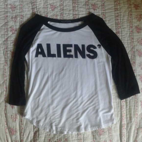 Brandy Melville Tops - "ALIENS" Baseball tee
