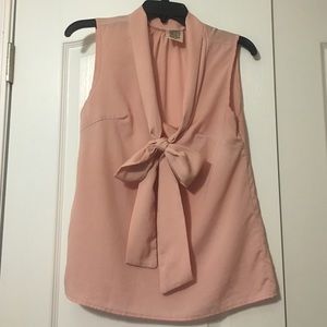 Light pink tank with front bow!