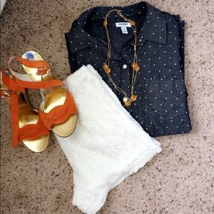 Old Navy grey button up shirt size medium