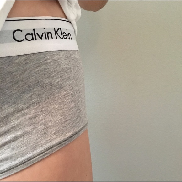 Calvin Klein boy shorts - Picture 1 of 1