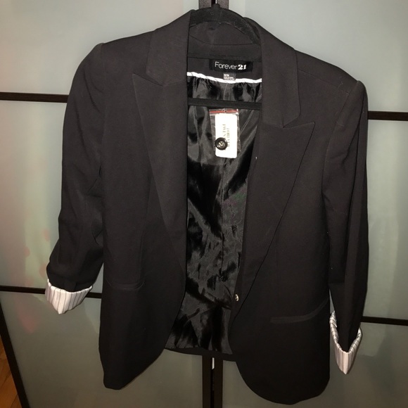 Forever 21 Jackets & Blazers - Last chance ! Forever 21 Blazer