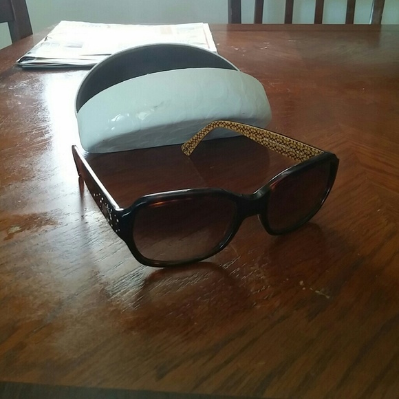 Coach sunglass - Picture 3 of 3