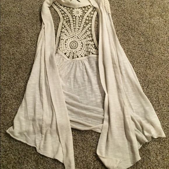Crochet back vest. Off white