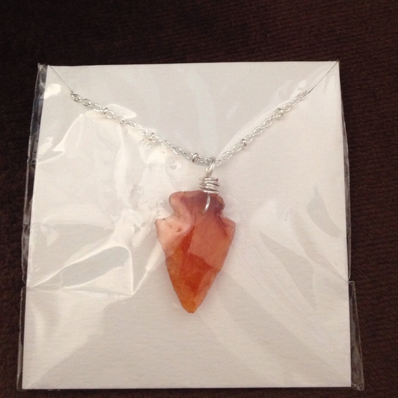 🎀new orange/red stone on a silver necklace🎀