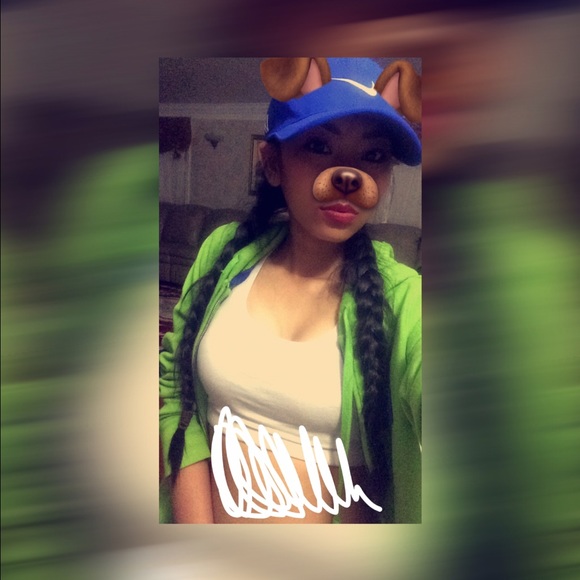 Meet your Posher, Malena - Picture 1 of 1