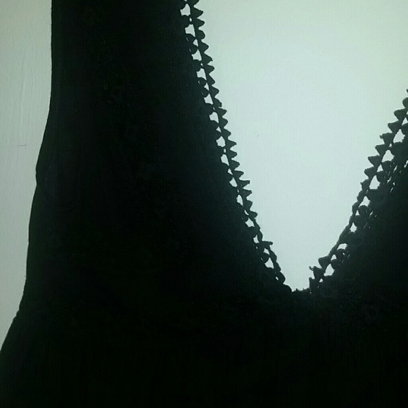 KIMCHI BLUE black lace y crop top - Picture 2 of 4