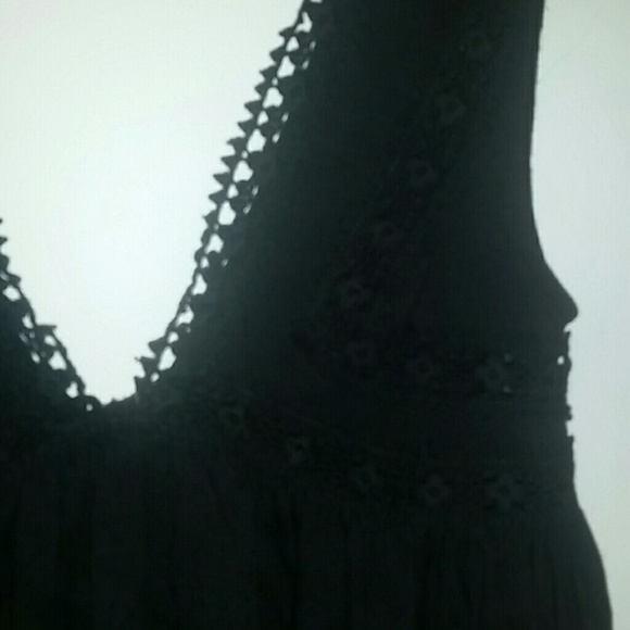 KIMCHI BLUE black lace y crop top - Picture 3 of 4