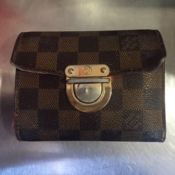 Luis Vuitton wallet