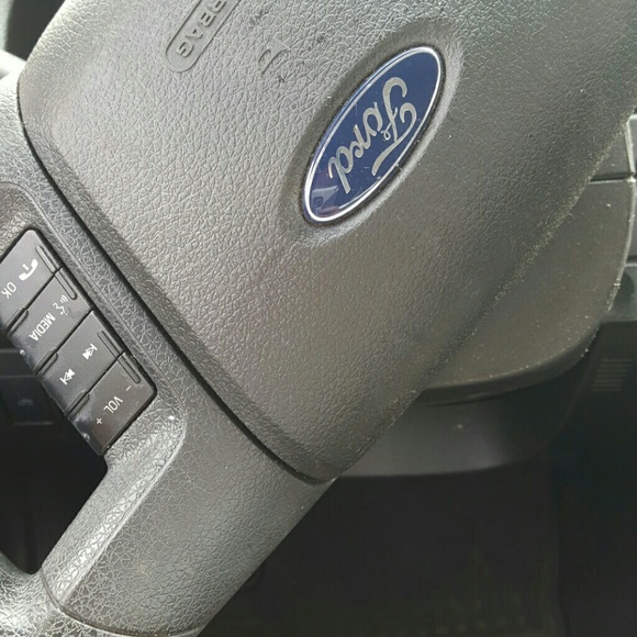 Meet your Posher, Alyssa - Picture 1 of 1