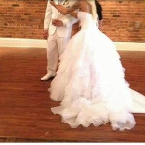 Oleg cassini wedding dress