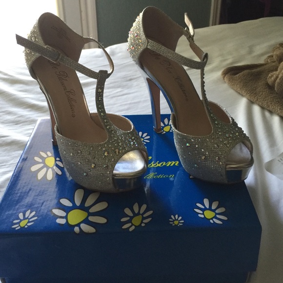 De Blossom Collection Shoes De Blossom Collection Poshmark De Blossom Collection Shoes De Blossom Collection Poshmark
