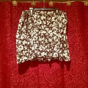 Daisy print skirt with pockets