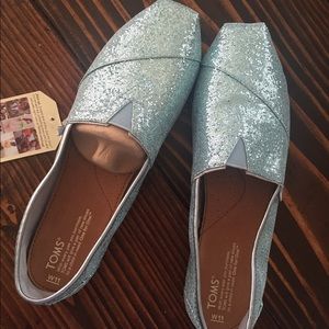 NIB Rare Blue Glitter Toms