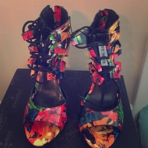 Steve Madden flower printed lace up heels