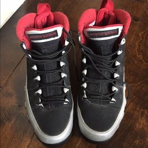 7.5 in men 9.5 in women